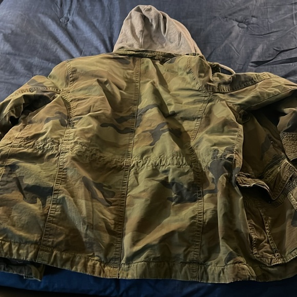 Thick men’s American Eagle LARGE Sherpa inside insulinated jacket 🔥🔥🔥 - Picture 7 of 7